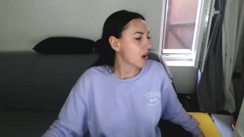 Snapshot of spicemint chatting on 04-05-26, 03:42 Carla online show from 04-05-26, 03:42