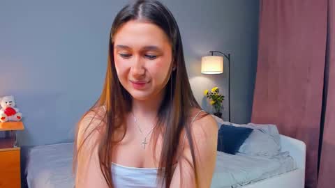 Snapshot of spiceofalex chatting on 12-14-25, 07:07 Elva online show from 12-14-25, 07:07