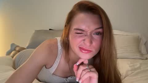 Baylee  online show from 10-08-25, 05:43