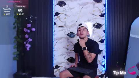 Snapshot of spicyboys_ chatting on 09-14-25, 08:30 online show from 09-14-25, 08:30