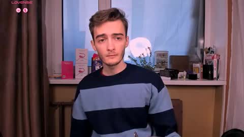 Snapshot of spider___man chatting on 09-28-25, 01:27 Spidey online show from 09-28-25, 01:27