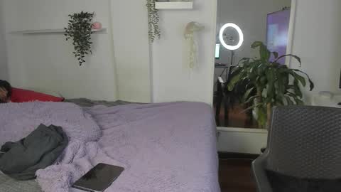 Snapshot of spider_baby_ chatting on 12-05-25, 12:52 spider_baby_ online show from 12-05-25, 12:52