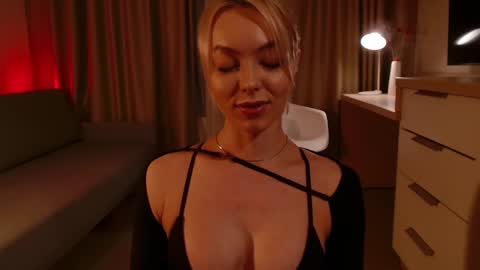 Snapshot of spiklencii chatting on 12-01-24, 04:29 Elizabeth online show from 12-01-24, 04:29