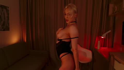 Snapshot of spiklencii chatting on 12-27-24, 06:42 Elizabeth online show from 12-27-24, 06:42