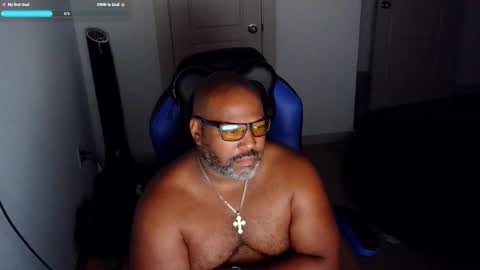 Snapshot of splenda_daddy_50 chatting on 10-25-25, 09:28 Blaque Jaystone online show from 10-25-25, 09:28