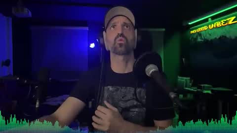 Snapshot of splivke chatting on 10-17-25, 12:58 Splivke online show from 10-17-25, 12:58