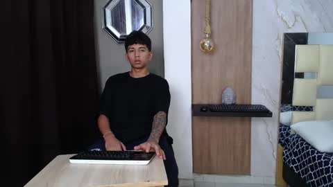 RAY online show from 11-10-25, 04:06