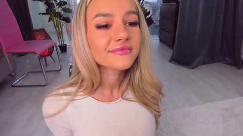 Snapshot of spoilm3mor3 chatting on 12-10-24, 10:17 Anna online show from 12-10-24, 10:17