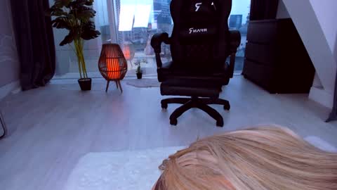 Snapshot of spoilm3mor3 chatting on 12-28-24, 12:13 Anna online show from 12-28-24, 12:13