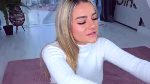 Snapshot of spoilm3mor3 chatting on 10-07-25, 09:39 Anna online show from 10-07-25, 09:39