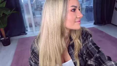 Snapshot of spoilm3mor3 chatting on 11-18-25, 11:58 Anna online show from 11-18-25, 11:58