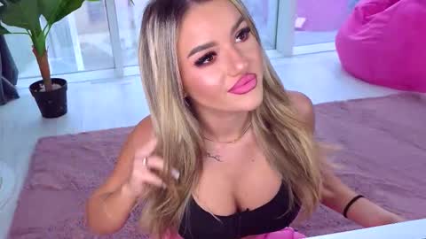 Snapshot of spoilm3mor3 chatting on 11-30-25, 11:03 Anna online show from 11-30-25, 11:03