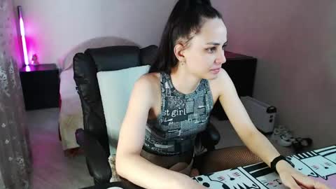 Tips are the best compliment to a woman online show from 04-30-26, 06:20