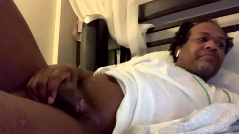 Snapshot of sportyesce chatting on 02-17-25, 05:36 sportyesce online show from 02-17-25, 05:36