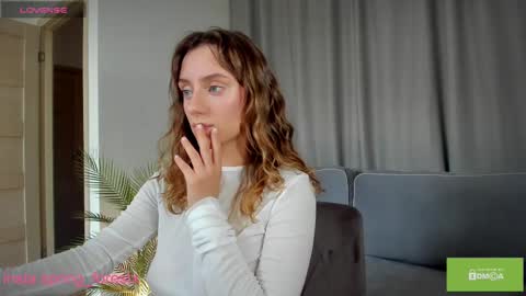 Lilly  online Monday - Friday ask time in pm online show from 03-05-25, 12:11