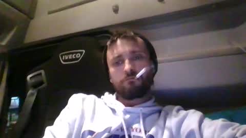 Snapshot of spyco82 chatting on 01-29-25, 06:18 spyco82 online show from 01-29-25, 06:18