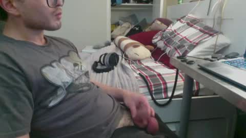 Snapshot of squigsy chatting on 03-20-26, 03:06 squigsy online show from 03-20-26, 03:06