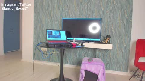 Snapshot of squirt_blondy chatting on 02-28-25, 12:31 Caila online show from 02-28-25, 12:31