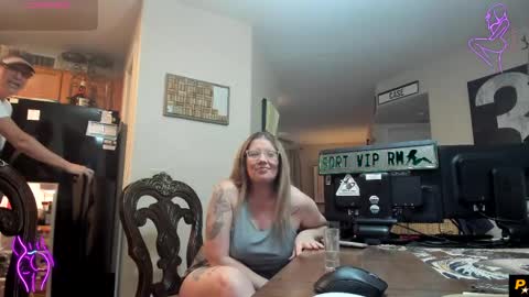 Snapshot of squirt_vip_room chatting on 03-30-26, 12:11 Roxy Day Mossimo Knight online show from 03-30-26, 12:11