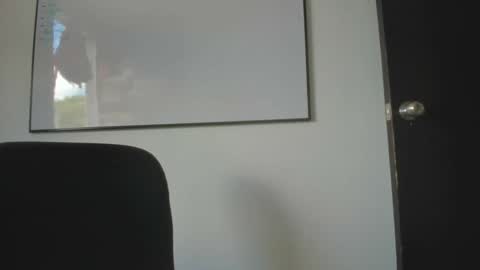 Snapshot of squirttati33 chatting on 10-02-25, 02:46 Tati online show from 10-02-25, 02:46