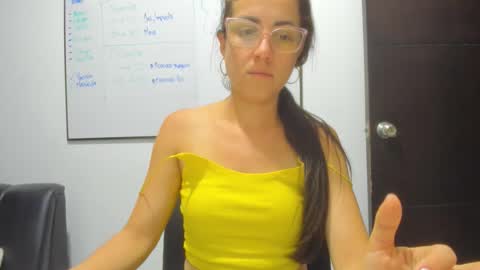 Snapshot of squirttati33 chatting on 11-13-25, 11:47 Tati online show from 11-13-25, 11:47