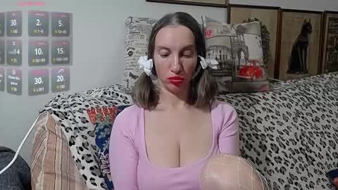 Snapshot of squirtyeleanor chatting on 11-29-25, 10:18 SquirtyEleanor online show from 11-29-25, 10:18