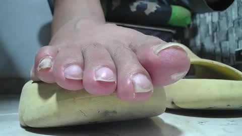 Snapshot of srfindomfeet_ chatting on 05-20-26, 05:57 sr master cum its my old account online show from 05-20-26, 05:57