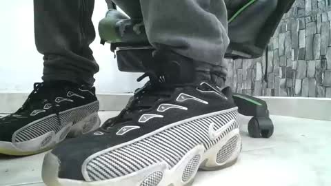 Snapshot of srfindomfeet_ chatting on 05-31-26, 05:37 sr master cum its my old account online show from 05-31-26, 05:37