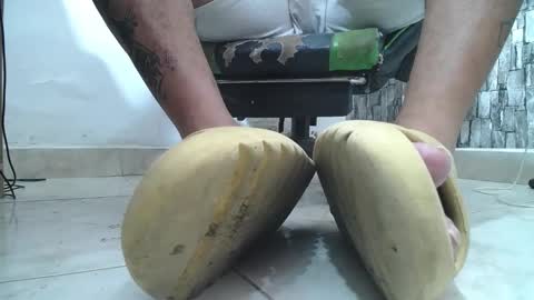 Snapshot of srfindomfeet_ chatting on 06-01-26, 06:26 sr master cum its my old account online show from 06-01-26, 06:26