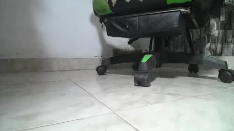 Snapshot of srfindomfeet_ chatting on 06-08-26, 01:28 sr master cum its my old account online show from 06-08-26, 01:28
