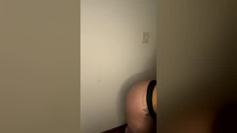 HI   Privates are OPEN online show from 06-10-26, 11:57