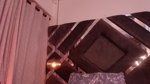 Snapshot of ss_samantha chatting on 01-15-25, 10:24 samantha online show from 01-15-25, 10:24