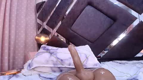 Snapshot of ss_samantha chatting on 02-24-25, 11:19 samantha online show from 02-24-25, 11:19