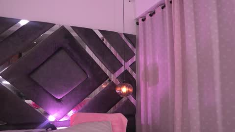Snapshot of ss_samantha chatting on 10-14-25, 07:25 samantha online show from 10-14-25, 07:25