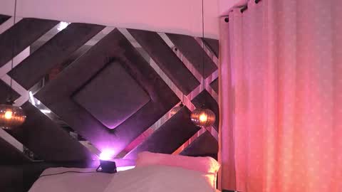 Snapshot of ss_samantha chatting on 10-15-25, 07:36 samantha online show from 10-15-25, 07:36