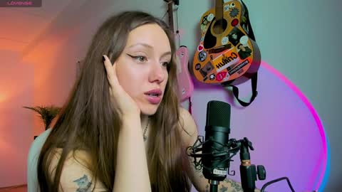 Snapshot of sshawty chatting on 02-06-25, 03:09 Anni if Im offline for a long time Im depressed feel free to support me offline online show from 02-06-25, 03:09