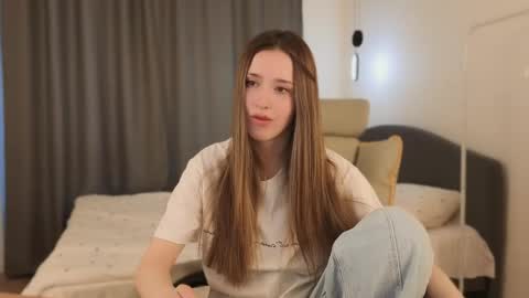 Snapshot of ssurf_time chatting on 05-29-26, 05:16 Chloe online show from 05-29-26, 05:16