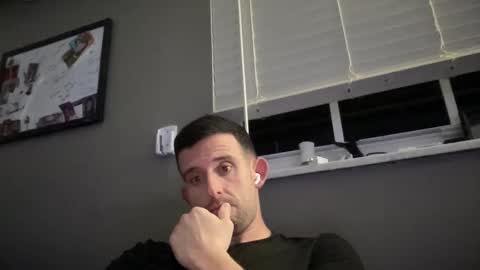 Snapshot of st22fe69 chatting on 12-29-24, 03:11 Jose online show from 12-29-24, 03:11