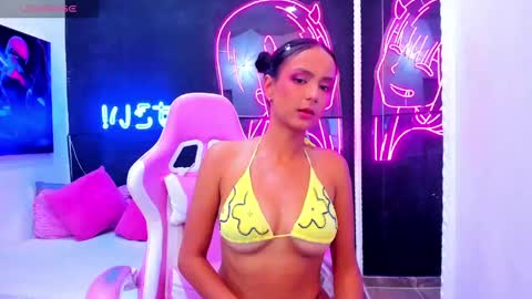 Snapshot of staarlightt chatting on 09-25-25, 08:34 staarlightt online show from 09-25-25, 08:34