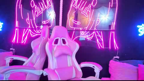 Snapshot of staarlightt chatting on 10-13-25, 09:26 staarlightt online show from 10-13-25, 09:26