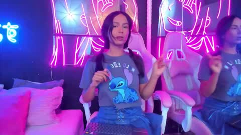 Snapshot of staarlightt chatting on 10-20-25, 09:04 staarlightt online show from 10-20-25, 09:04