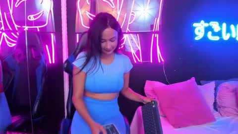 Snapshot of staarlightt chatting on 11-15-25, 10:48 staarlightt online show from 11-15-25, 10:48