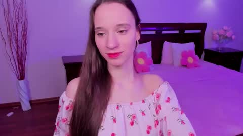 Snapshot of staceycutie chatting on 03-08-26, 05:28 StaceyCutie online show from 03-08-26, 05:28