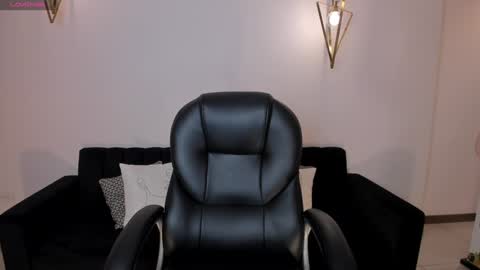 Stacy Woods online show from 12-04-24, 10:35