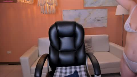 Stacy Woods online show from 12-19-24, 04:57