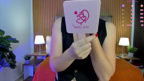 Stacy Woods online show from 10-21-25, 01:34