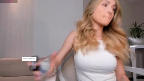 Stacy Woods online show from 04-25-26, 11:46