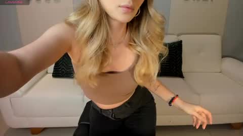 Stacy Woods online show from 04-28-26, 11:04