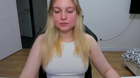 Stacy  online show from 12-15-24, 06:37