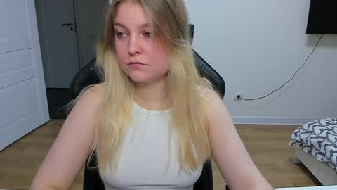 Stacy  online show from 01-21-25, 04:37